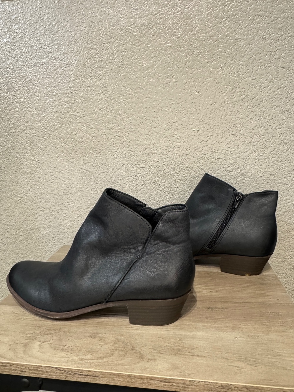 Lucky Brand Banterr Black Leather Ankle Booties Side Zip Low Block Heel NWOT